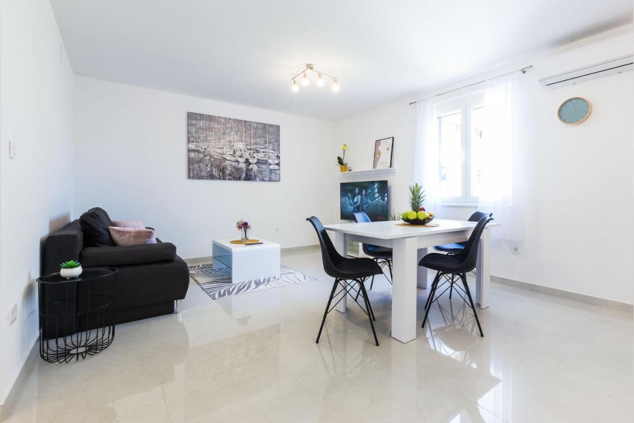 Petra Modern Apartment With Free Parking And Bbq ซาดาร์ ภายนอก รูปภาพ