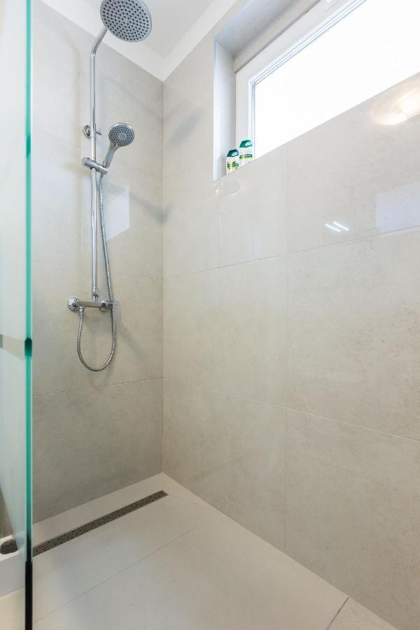 Petra Modern Apartment With Free Parking And Bbq ซาดาร์ ภายนอก รูปภาพ