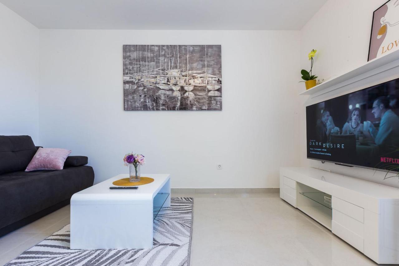 Petra Modern Apartment With Free Parking And Bbq ซาดาร์ ภายนอก รูปภาพ