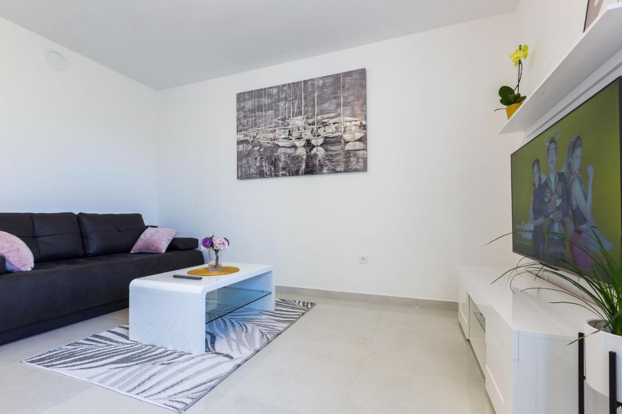 Petra Modern Apartment With Free Parking And Bbq ซาดาร์ ภายนอก รูปภาพ