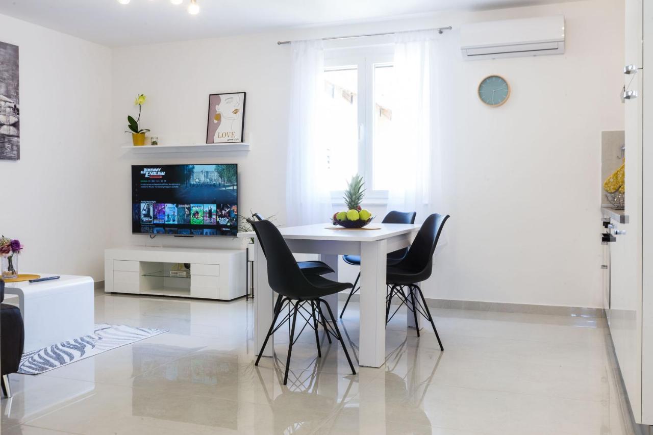 Petra Modern Apartment With Free Parking And Bbq ซาดาร์ ภายนอก รูปภาพ